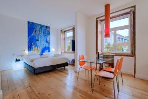 Superior Studio with City View room in Chiado Arty Flats
