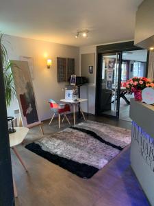 Hotels Hotel Restaurant Kyriad Brive Centre : photos des chambres