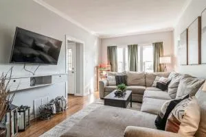 Pearly Gates l 3 Bed l Sleeps 5 l w 2-Car Garage - Stickney