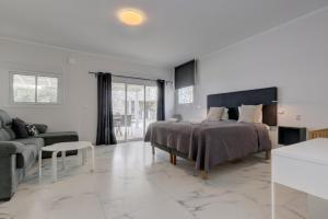 064 Luxury 7 Bed Mijas Villa with Private Pool