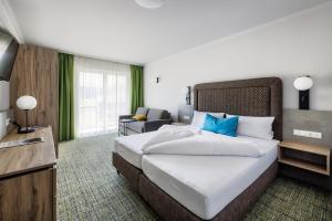 Standard Double Room with Balcony room in Alpenaussicht