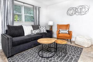 New Cozy Home with Fenced in Yard - Near Downtown & Beaches