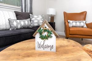 New Cozy Home with Fenced in Yard - Near Downtown & Beaches