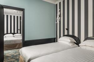 Two Connecting Rooms (4 people) room in Hotel Archetype Etoile