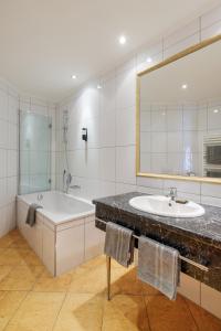 Superior Double Room with Balcony room in Alpenaussicht