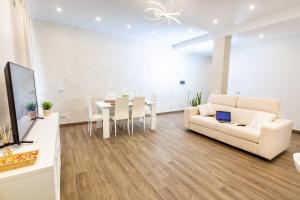 Noh Collection 2BDR apartment- Vatican Area