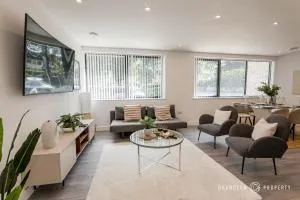 Carbery Lux by Grandeur Property - Iford