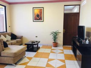 Alquiler Temporal Bonita Casa Jardín Cochabamba