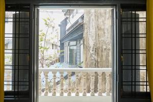 Stylish 1.5 BHK AC at BanjaraHills Near CareHospitals
