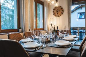 ALPSTAY Kuhstadl - 3 Bedrooms - Ski-In & Ski-Out