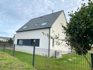 Villas Maison neuve, chaleureuse, vue sur L'Aber Benoit : photos des chambres