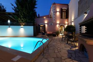 Stone Villa with swimming pool-BBQ!