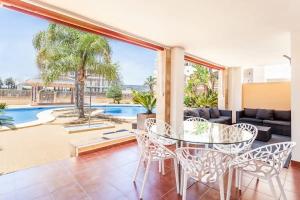 Lujoso y Equipado Apartamento en Playa del Arenal