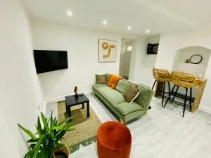 No 1 - Central Apartment - Hempstead