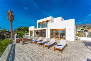 Fabulous contemporary 5 bedroom villa with private heated pool, sleeps max 13