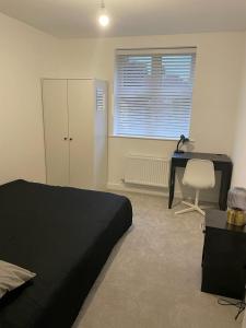 Central 2-Bedrooms Flat - Ideal for Nurses, Contractors, and Relocators - High Speed Wi-Fi and Parking