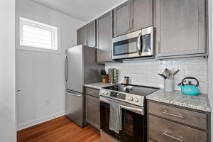 Charming Duplex Retreat in Old Town Manchester, VA