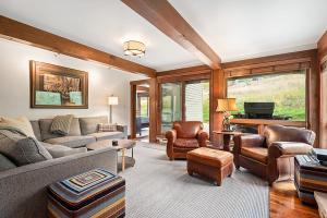 Enclave 108, Snowmass Ski-In Ski-Out Condo with Shared Pool, Hot Tub & Gym