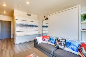 Park City Studio with Mountain View Walk to Lifts!