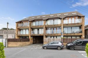 Central Apartment 3B