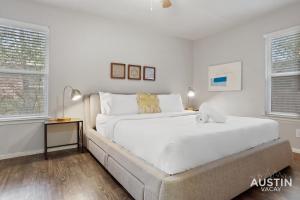 Pets Welcome Great Space Backyard Near Zilker