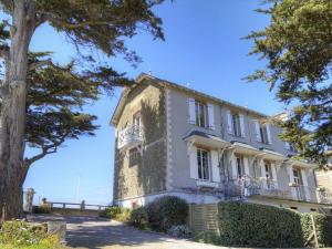 Gîte en Bord de Mer à Saint-Michel-Chef-Chef - Terrasse, Parking, Équipements Familiaux - FR-1-306-819