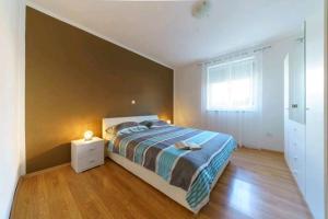 Family friendly house with a swimming pool Zemunik Donji, Zadar - 21653