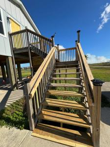 Relax & Unwind in a Serene Retreat Near the Beach