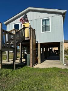 Relax & Unwind in a Serene Retreat Near the Beach