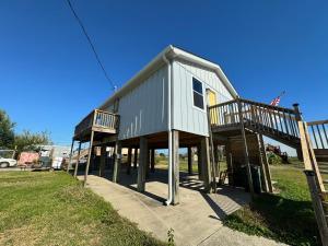 Relax & Unwind in a Serene Retreat Near the Beach