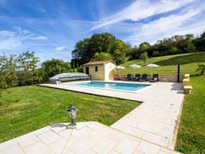 Maisons de vacances Gite Badefols-sur-Dordogne, 5 pieces, 8 personnes - FR-1-616-94 : photos des chambres
