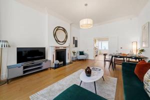 Stylish Family Apartments near Kensington High Street - by Short Stories London