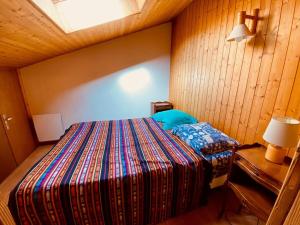 Duplex au cœur du village avec balcon et garage à La Clusaz, proche des pistes et commodités - FR-1-459-216