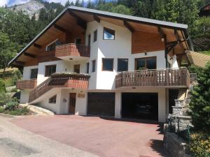 Appartement de charme rénové proche du centre et des pistes avec Wi-Fi - FR-1-692-91