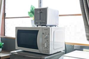 ＠Home天下茶屋３F〜駅まで徒歩5分・最大6人・グループ旅行最適＊浴室＋トイレ＋洗面所＊2