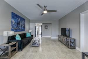 Sunshine Manors 2009 B