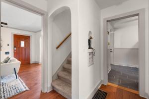 Timeless Historic Home near Downtown with HOT TUB