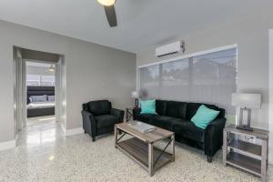 Sunshine Manors 2025-A