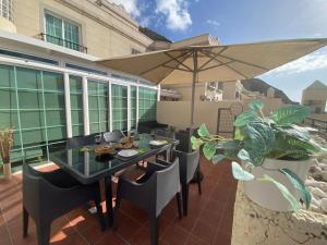 Modern family home near the pool with private jacuzzi