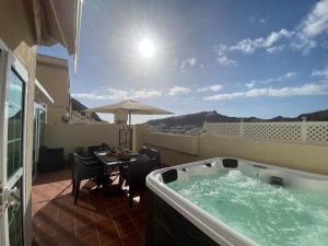 Modern family home near the pool with private jacuzzi