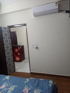 Servostay KPHB Phase 15 New Stunning 3 BHK - 3rd Floor