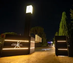 Black Hotel - Selva Candida 