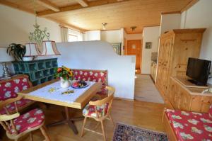 Apartment with Balcony - Separate Building room in Silence Sporthotel Zugspitze