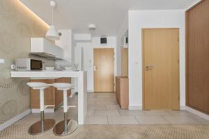 Spacious Studio Close to Wroclaw City Centre by Noclegi Renters