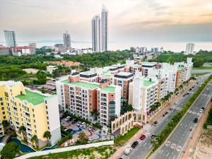 ESPANA RESORT CONDO PATTAYA by LUX