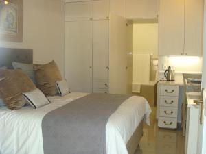 Lonehill - Standard 2 Guest Studio Suite 2