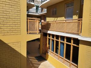 Gopa Residency Temisgam, Sham Vallery