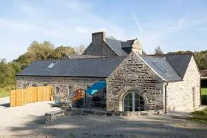 Domaine 2 Gites 12 personnes - Quéménéven
