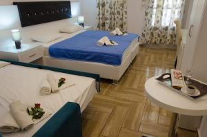 Polykratis Rooms Skiathos Greece