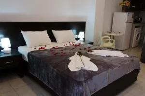 Polykratis Rooms - Skiathos Town